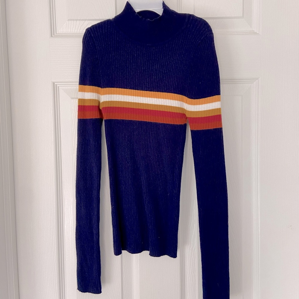 Fitted mock neck long sleeve